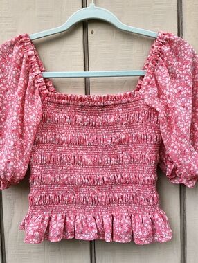 Wayf Ditzy Floral Cropped Top XS Pink Smocking Puff Sleeve Square Neck Coquette